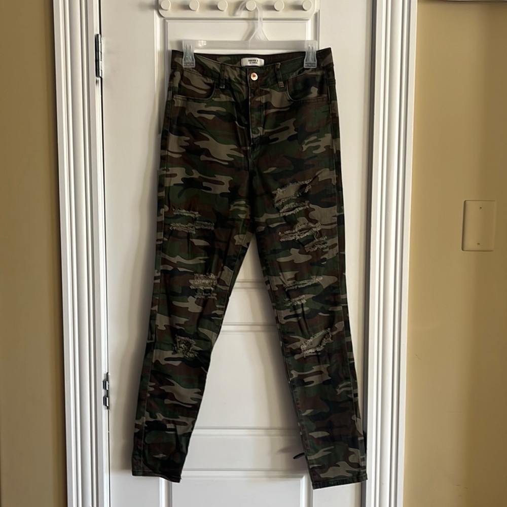 Forever 21 Camo Jeans. Sz- 28 regular